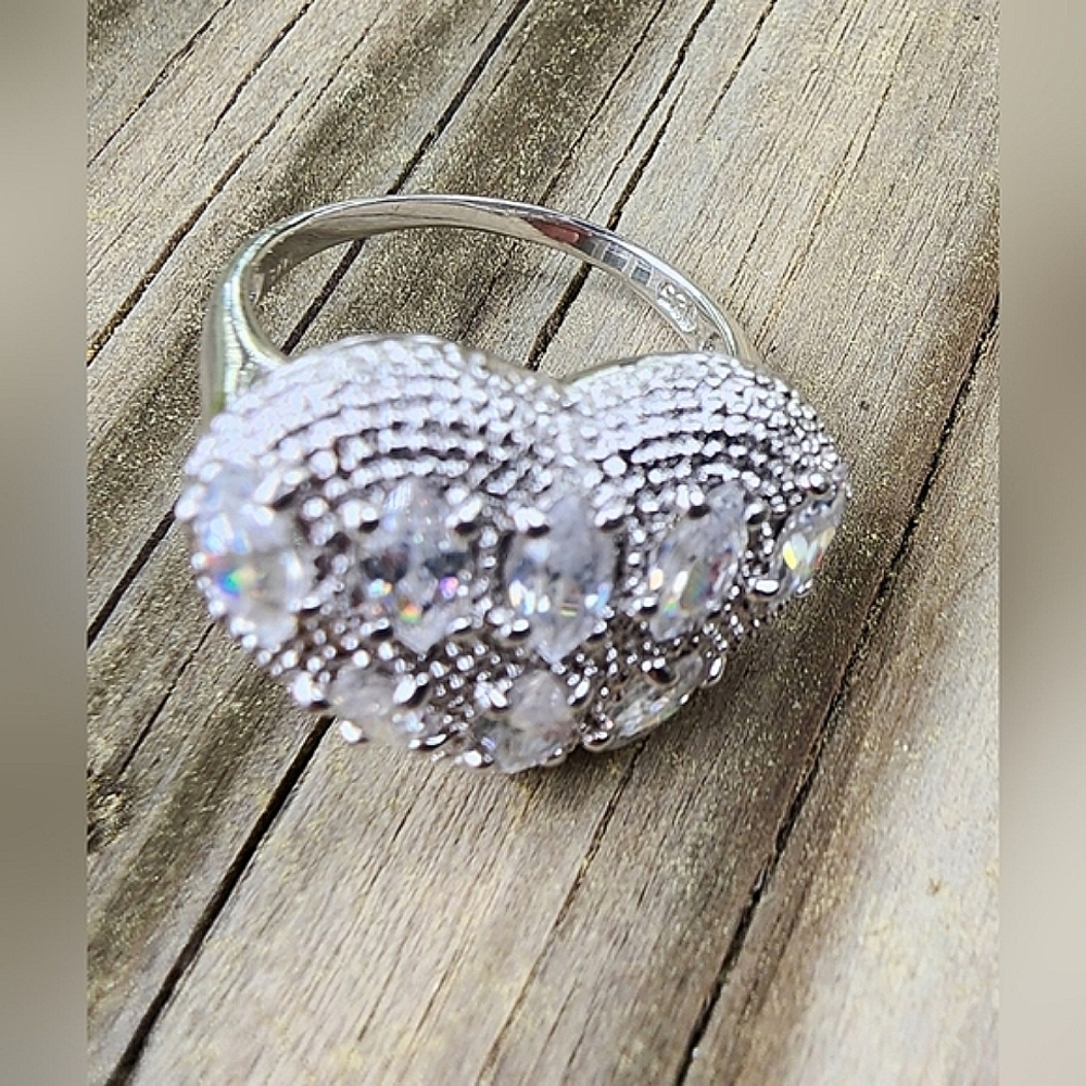 STERLING SILVER HEART RING SIZE 8 - Picture 8 of 11